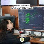 Fondali marini: ISPRA collauda la “sirena” AUV Hugin ISPRA collauda l’AUV Hugin nel Golfo di Napoli e a Ischia per monitorare fondali marini, vulcani sommersi e rischi naturali.