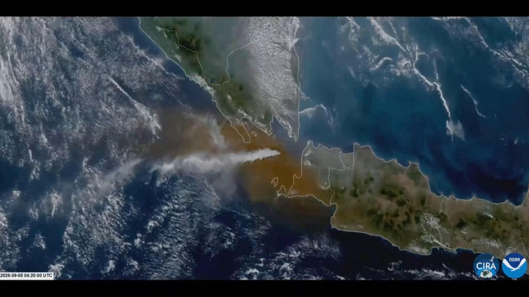 L’eruzione del Krakatoa vista da satellite
