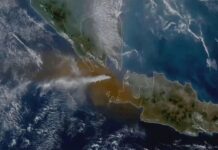 Il vulcano Anak Krakatoa torna ad eruttare Il vulcano Krakatoa torna ad eruttare